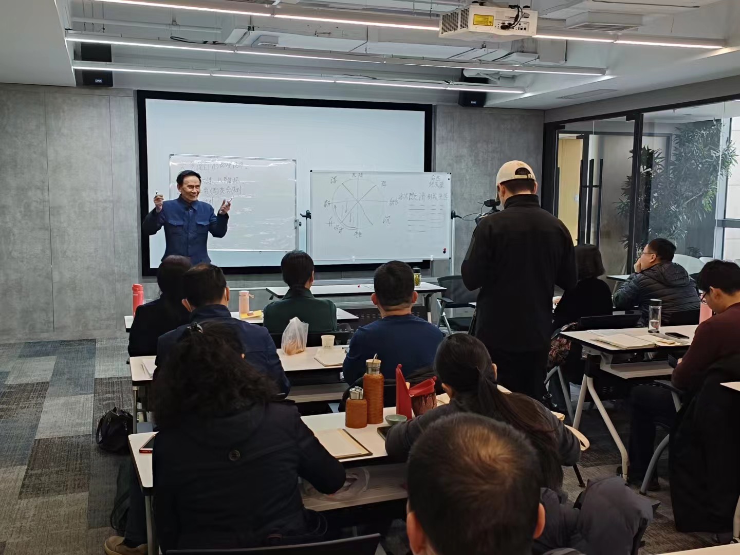 �����׺ͣ����㾭��������Ӱ